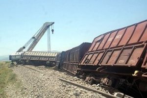 Tren dehşeti! 13 vagon birden devrildi