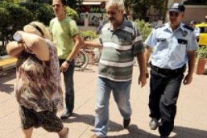 Fuhuş yapmayana işkence yapan &ccedil;ete