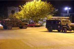 Ter&ouml;ristler ara&ccedil;lara ateş a&ccedil;tı: 1 yaralı