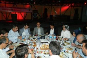Ak parti osmangazi il&ccedil;e teşkilatı iftarda buluştu