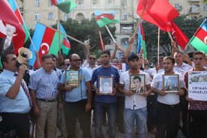 Bak&uuml; ter&ouml;re sessiz kalmadı