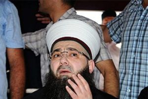 C&uuml;bbeli Ahmet Hoca'yı hangi &uuml;nl&uuml; ziyaret etti?