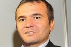 S&uuml;leymanoğlu: T&uuml;rkiye adına zenci biri yarışmasın