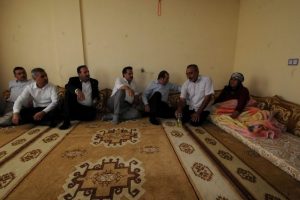 Bakan &Ccedil;elik ka&ccedil;ırılan askerin ailesini ziyaret etti