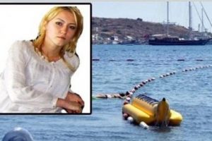 S&uuml;rat teknesinin &ccedil;arptığı &uuml;niversiteli gen&ccedil; kız &ouml;ld&uuml;