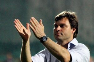 "G&ouml;khan &Uuml;nal transferini d&uuml;ş&uuml;nm&uuml;yoruz"