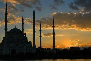 Yarın Kadir Gecesi