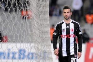 Simao İspanya'ya d&ouml;n&uuml;yor