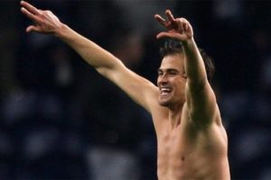 Favori forvet Lazovic!