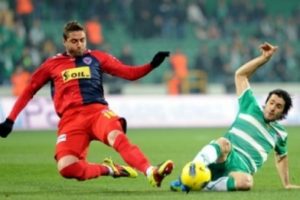 Herkesin ka&ccedil;tığı kul&uuml;be Moritz koştu!