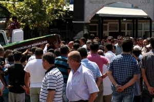 Polis kurşunu can aldı