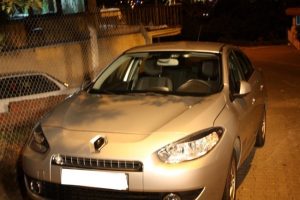 Araca yorgun kurşun isabet etti