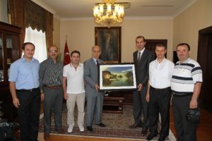 "Sağlık &ccedil;alışanları fazla mesai y&uuml;k&uuml; altında eziliyor"