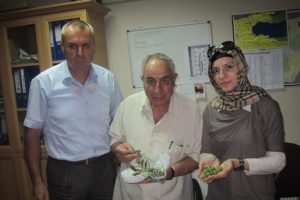 Yağmur ve dolu Orhangazili &uuml;reticiyi vurdu