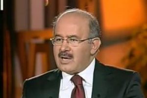 H&uuml;seyin &Ccedil;elik'ten canlı yayında teknik arıza tepkisi