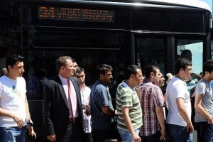 Uzun otob&uuml;s kuyruğuna son