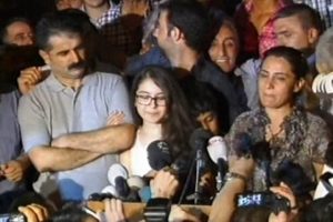 Ayg&uuml;n'&uuml;n eşi ve kızı konuştu