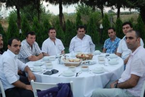 Halk otob&uuml;slerinde muhalefet iftarda buluştu