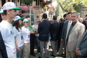 Arın&ccedil;'ın dikkatini &ccedil;eken gen&ccedil; rehberler