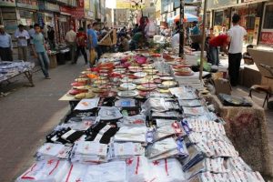 Bayram tezgahları kuruldu, cadde ve sokaklar şenlendi