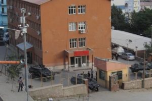 H&uuml;k&uuml;met Konağı &ouml;n&uuml;nde patlama