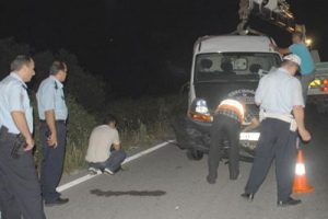 Bursa'da sarhoş s&uuml;r&uuml;c&uuml; ambulansa binmeyince!