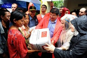 Yardım kuruluşlarından Arakan'a &ccedil;ıkarma hazırlığı