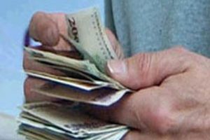 "&Ccedil;ocuğum hasta" diyerek vatandaşın arabasını &ccedil;aldı
