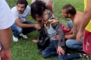 Barışma teklifini kabul etmeyen eşini bı&ccedil;akladı