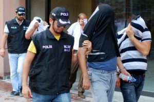 1 milyonluk sahte parayla yakalandılar