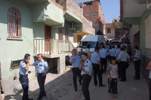 Şanlıurfa'da &ccedil;ocuk kavgası: 7 yaralı