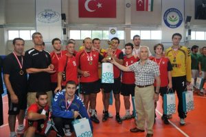 Nil&uuml;fer hentbola doydu