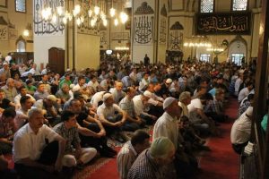 Bursa'daki camilerde bayram namazı izdihamı