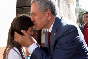 Arın&ccedil; asker ailesinin &ccedil;ifte bayramına ortak oldu