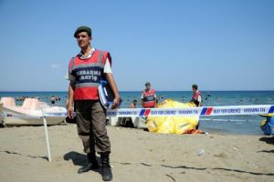 Denizde serinleme faciası: 3 &ouml;l&uuml;