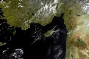 Doğu Akdeniz casus kaynıyor