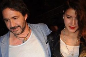 'Ana avrat s&ouml;vesim geliyor!'