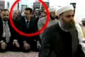 Namazda ortaya &ccedil;ıktı, imamdan &ouml;nce selam verdi