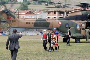 Mahsur dağcılar kurtarıldı