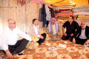 Bayramı &ccedil;adırlarda ge&ccedil;irdiler