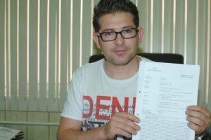 Dondurmasından kıl &ccedil;ıkan liseli 1500 lira tazminat kazandı