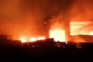 &Ccedil;erkezk&ouml;y'de korkutan yangın