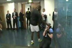 Balotelli yine yaptı yapacağını