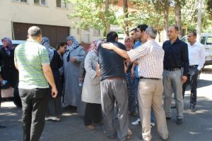 Cenaze sahipleri sinir krizi ge&ccedil;irdi
