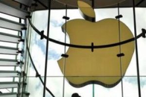 Apple Microsoft'un rekorunu tarihe g&ouml;md&uuml;