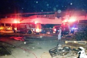 Palet fabrikasındaki yangın korkuttu