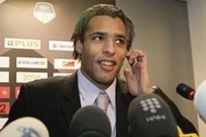 Pierre, Kocaman'a patladı!