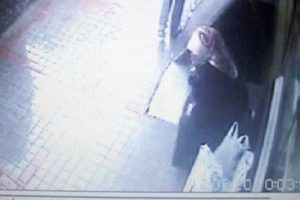 C&uuml;zdan hırsızlığı g&uuml;venlik kamerasında