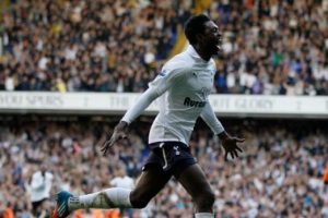 Adebayor bonservisiyle Tottenham'da