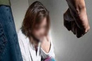 Ablasını d&ouml;ven eniştesini hastanelik etti